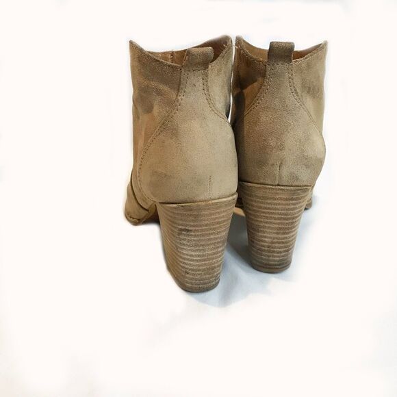 tan Suede Ankle Booties 💚🌻 - Picture 3 of 11